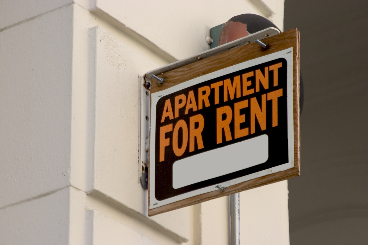 apartment-for-rent-sign-115816187_1255x837